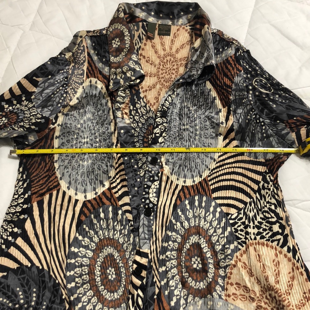 Women’s Blouse - Picture 3 of 5